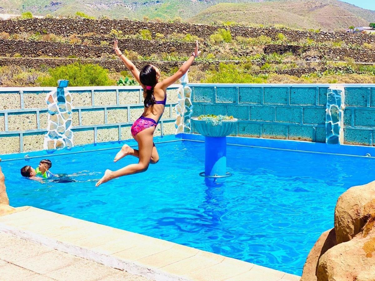 Lykke Suite Spa Sauna Piscina Y Jardin Buzanada Екстериор снимка