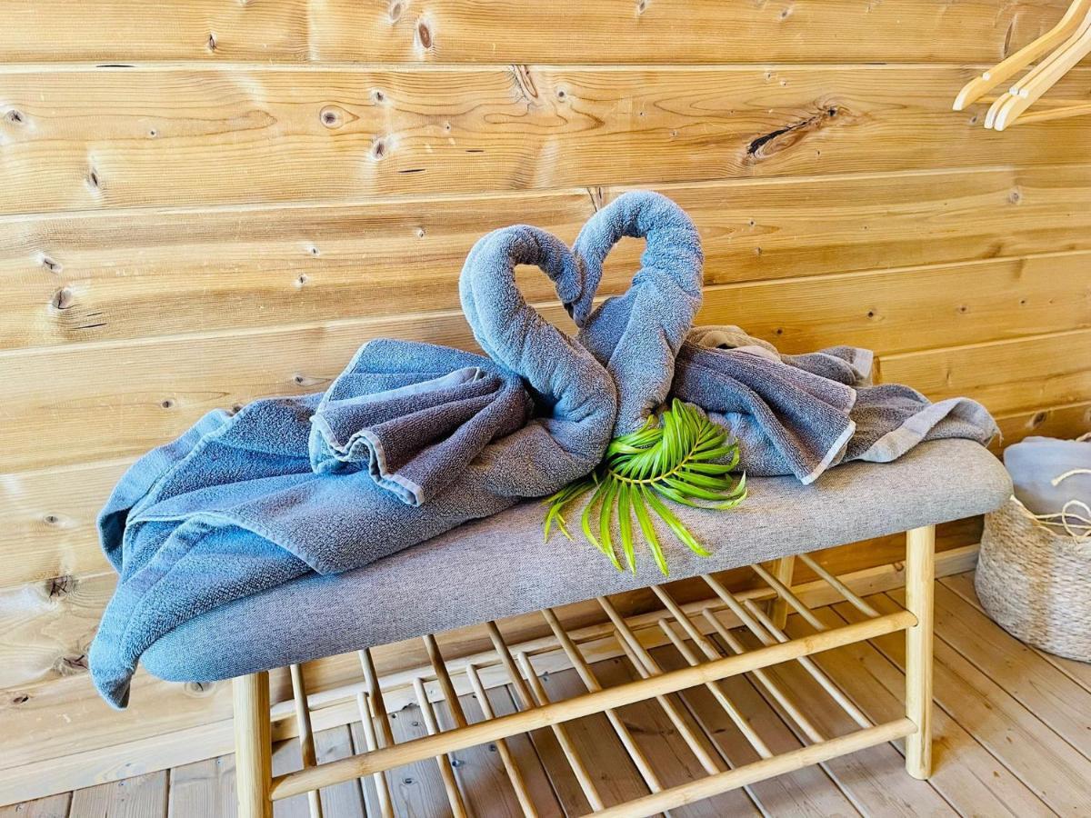 Lykke Suite Spa Sauna Piscina Y Jardin Buzanada Екстериор снимка